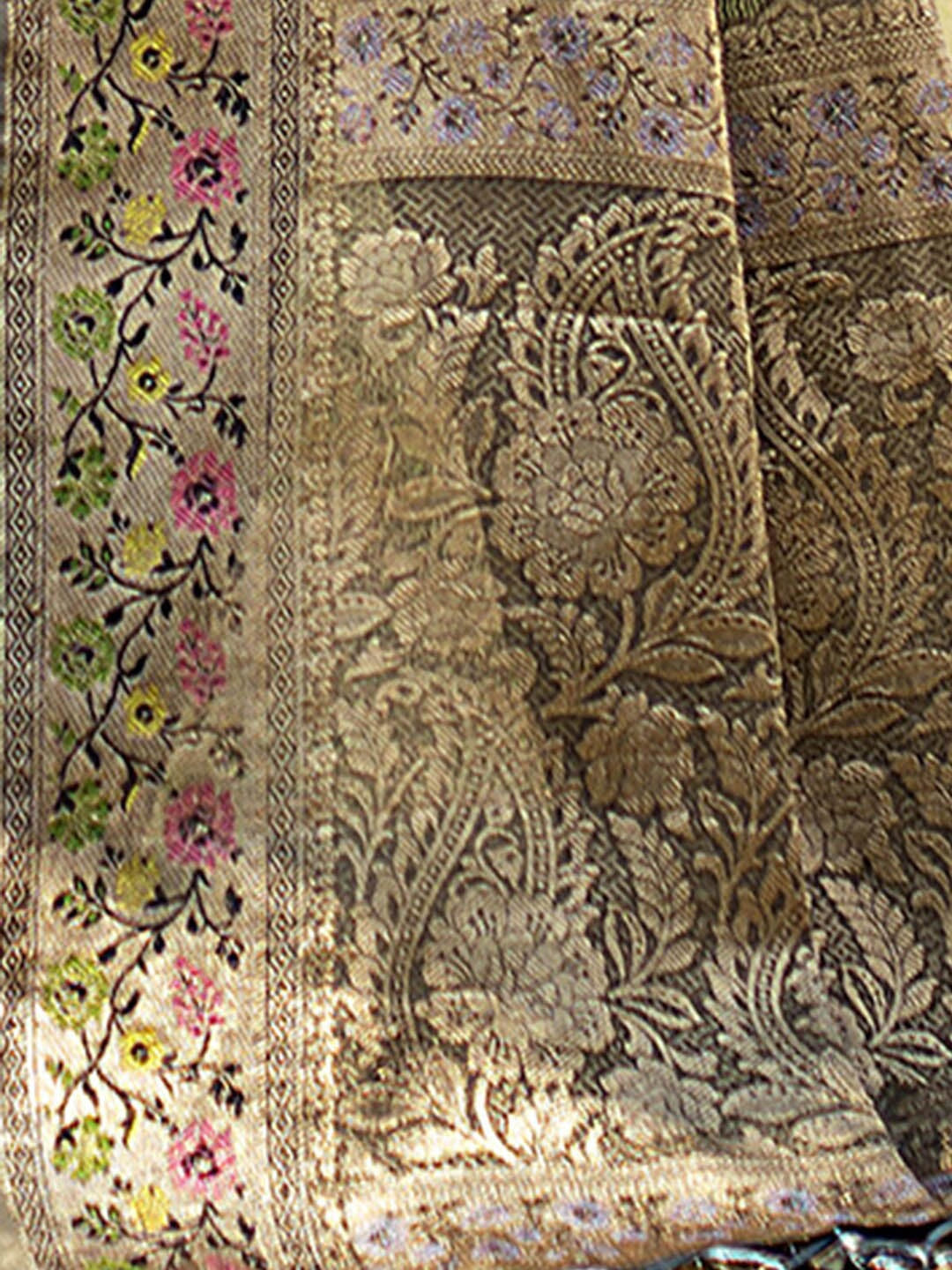 Dhiyona GR Women's Rangkat Gunsmoke Grey Leheriya Design Banarasi Organza Saree