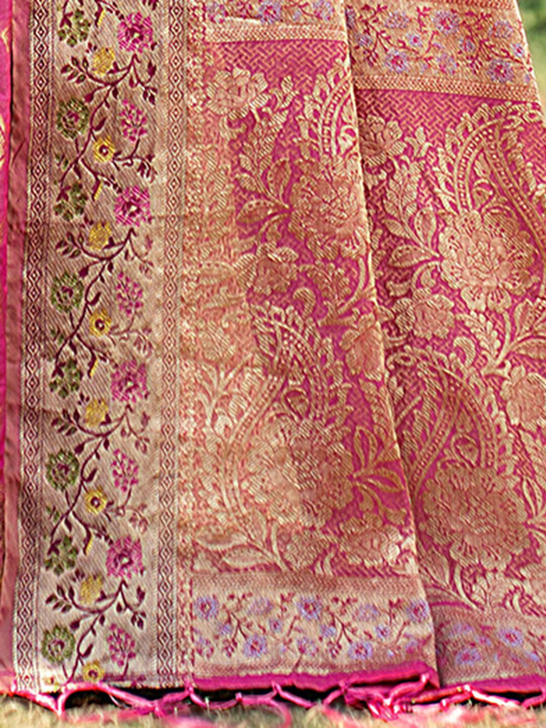 Dhiyona GR Women's Rangkat Fuscia Pink Leheriya Design Banarasi Organza Saree