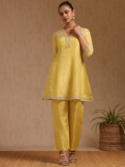 Dhiyona SO Women's Floral Embroidered Sequinned A-Line Kurta with Trouser