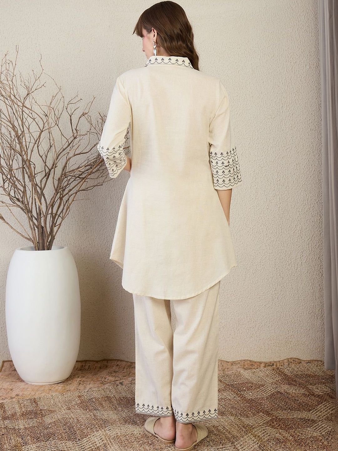 Women Ethnic Motifs Embroidered Regular Thread Work Kurta with Trousers