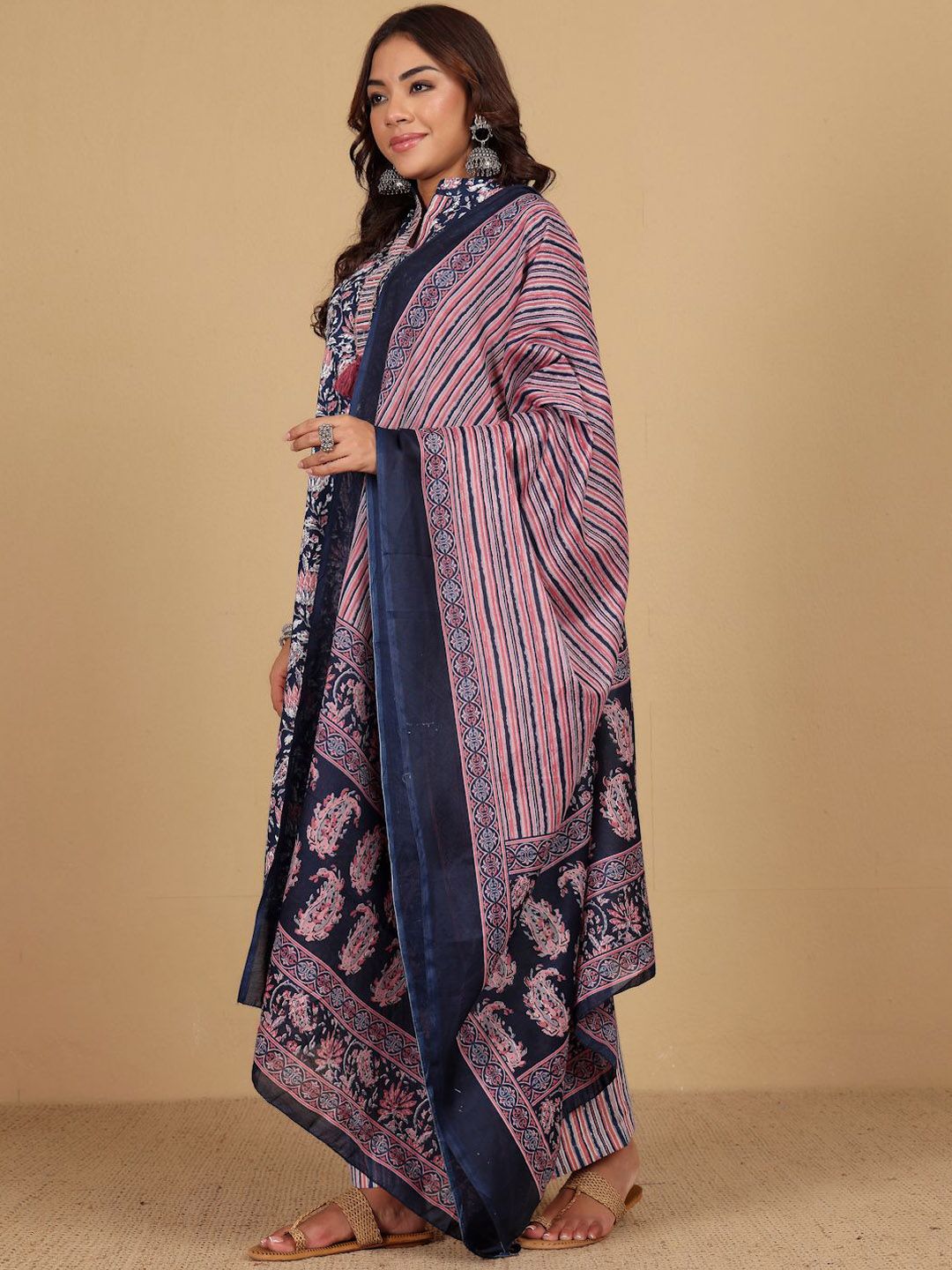 Dhiyona VA Women's Floral Printed Straight Kurta with Palazzo & Dupatta