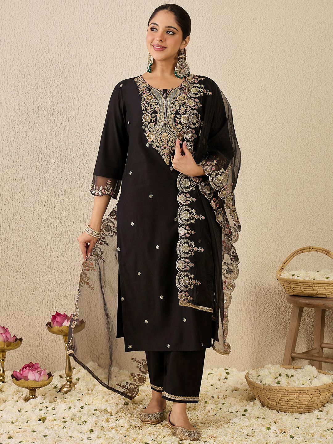 Ethnic Motifs Embroidered Thread Work Liva Straight Kurta With Trousers & Dupatta