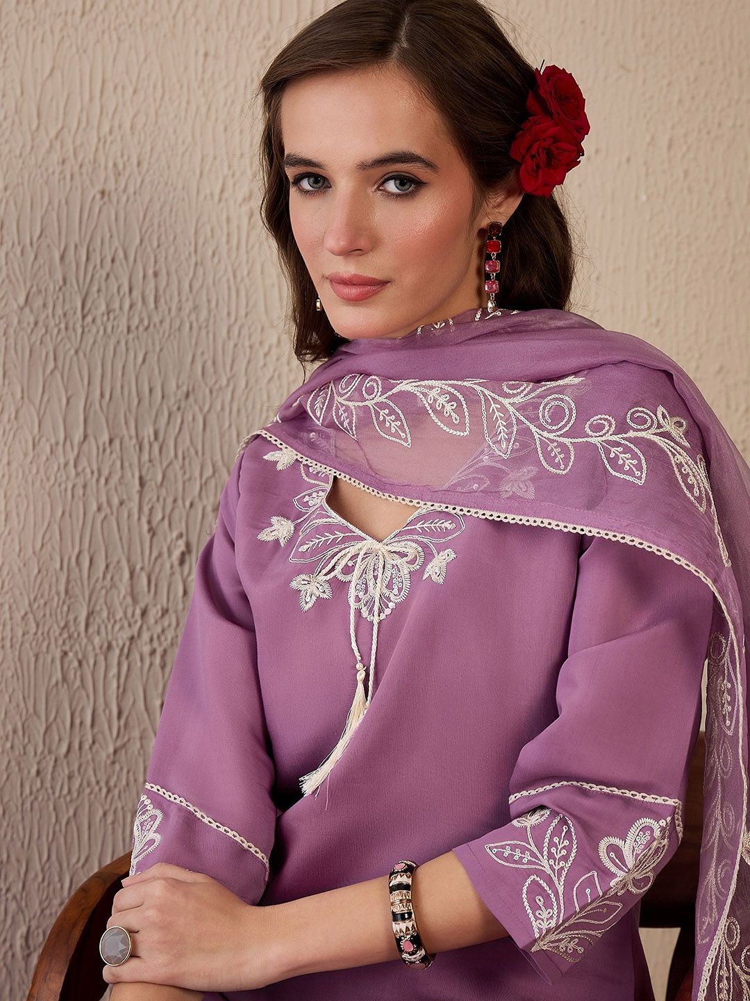 Dhiyona IE Women Floral Embroidered Regular Thread Work Kurta with Trousers & With Dupatta