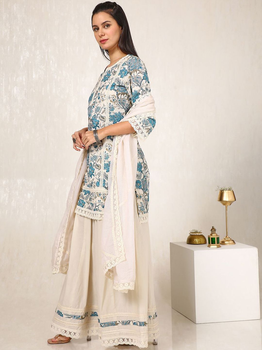 Dhiyona SO Women's Floral Printed Regular Gotta Patti Linen Straight Kurti with Palazzos & Dupatta