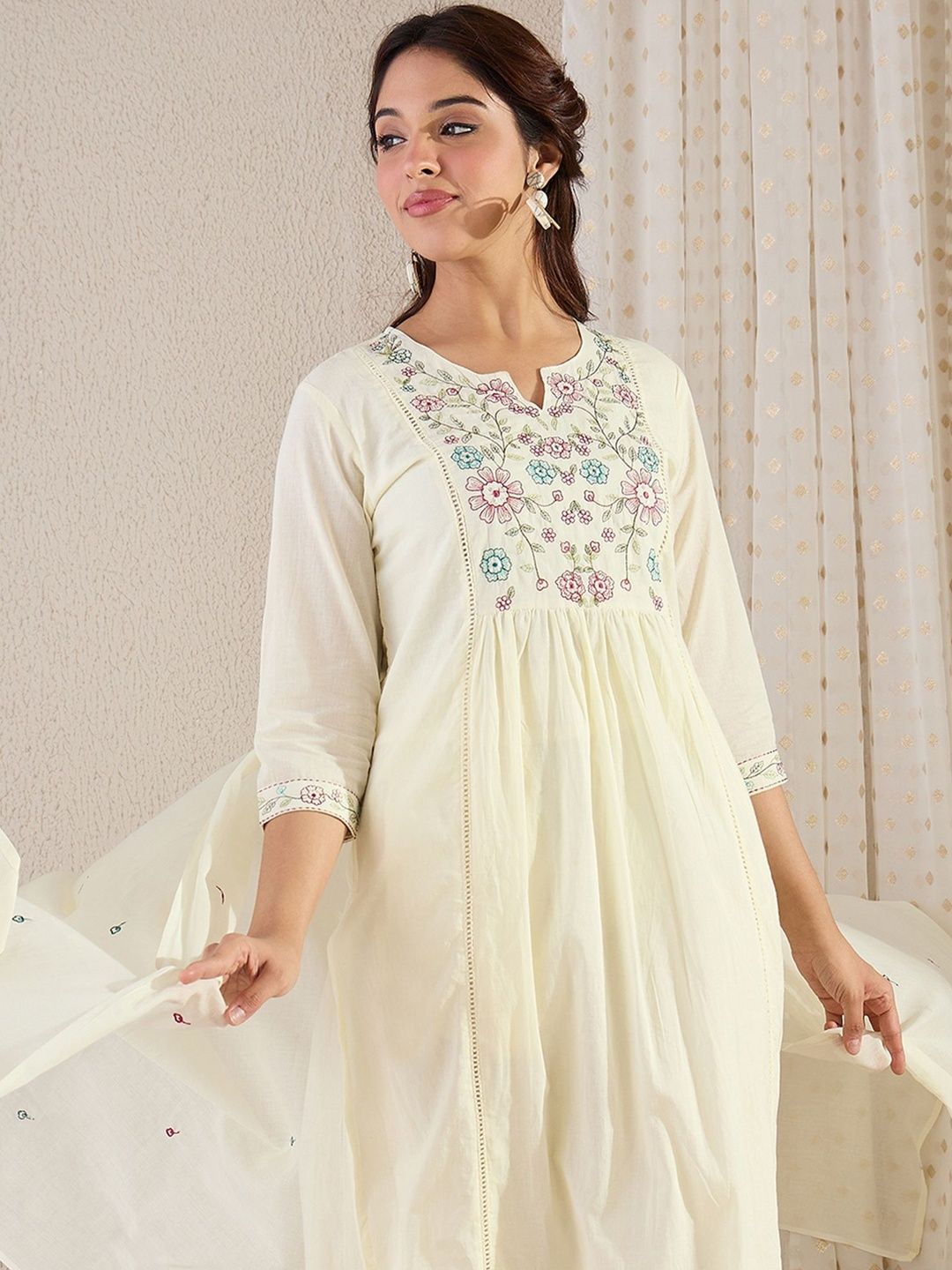 Women Floral Embroidered Empire Thread Work Pure Cotton Kurta with Trousers & With Dupatta