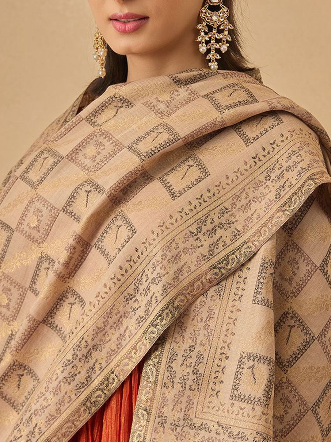 Dhiyona PA Geometric Woven Design Woolen Shawl