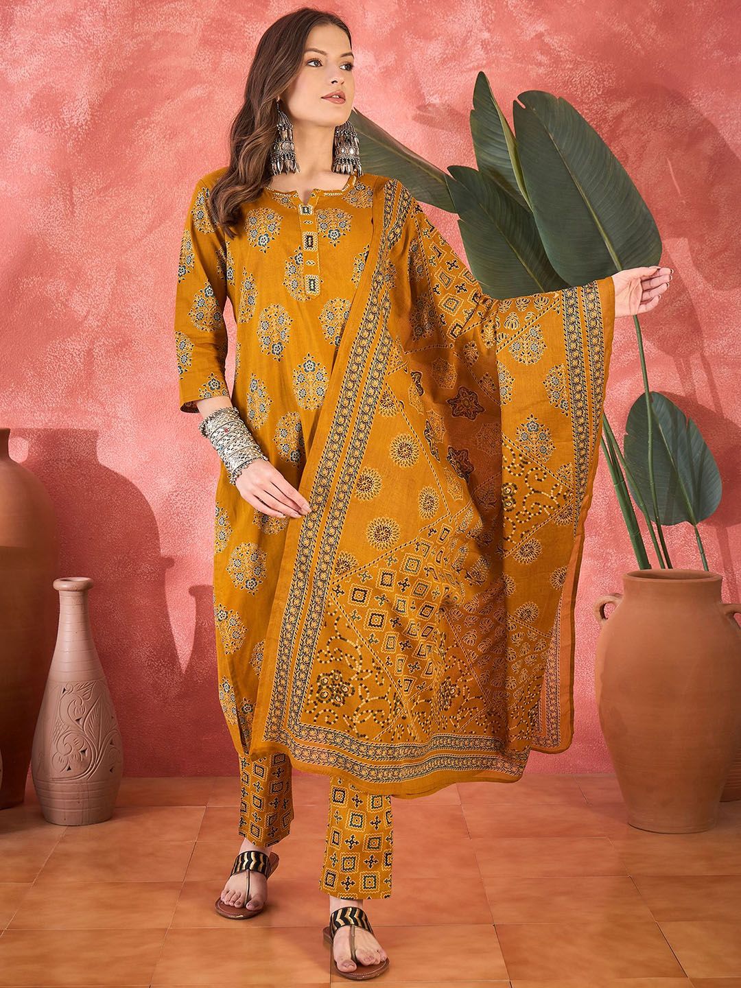Dhiyona SN Women's Floral Printed Notch Neck Beads and Stones Pure Cotton Kurta & Trousers & Dupatta