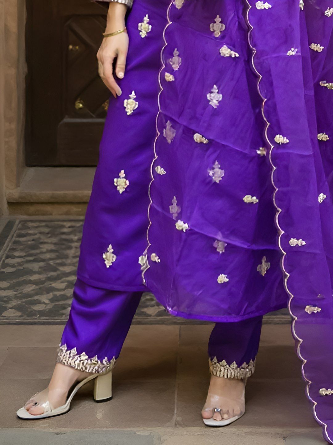Dhiyona IE Women's Women Ethnic Motifs Embroidered Kurta with Trousers & Dupatta