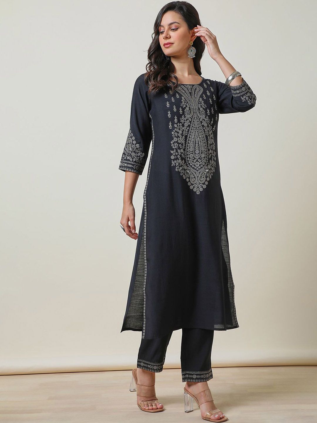 Dhiyona SO Women's Black Ethnic Motifs Embroidered Yoke Design Thread Work Straight Kurta With Trousers