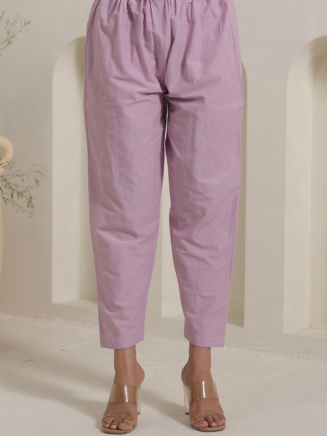 Women Floral Embroidered Round Neck Thread Work Kurta with Trousers & Dupatta