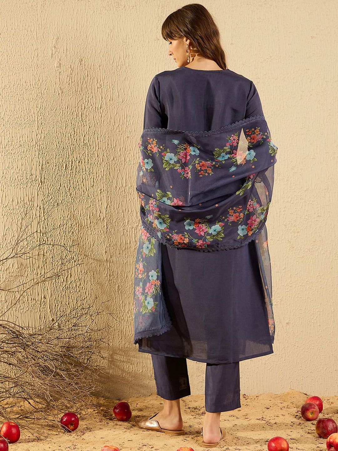 Dhiyona IE Women Floral Embroidered Regular Thread Work Kurta with Trousers & With Dupatta