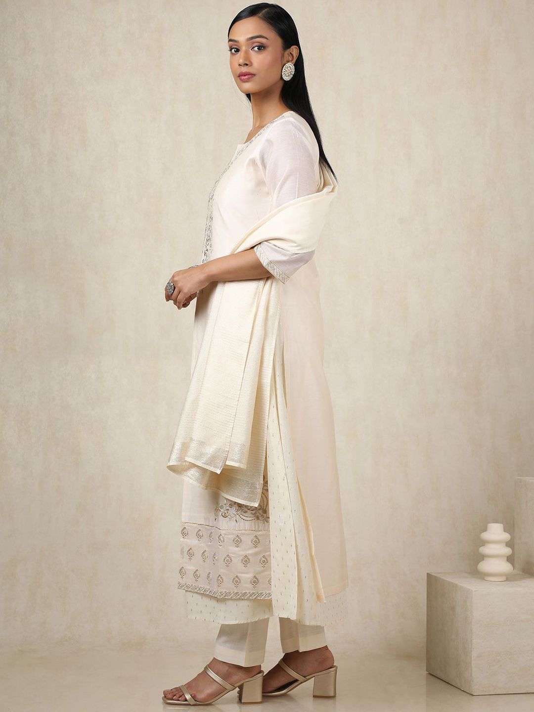 Dhiyona SO Women's Alina Cut Floral Embroidered Thread Work Chanderi Silk A-Line Kurta With Trousers & Dupatta