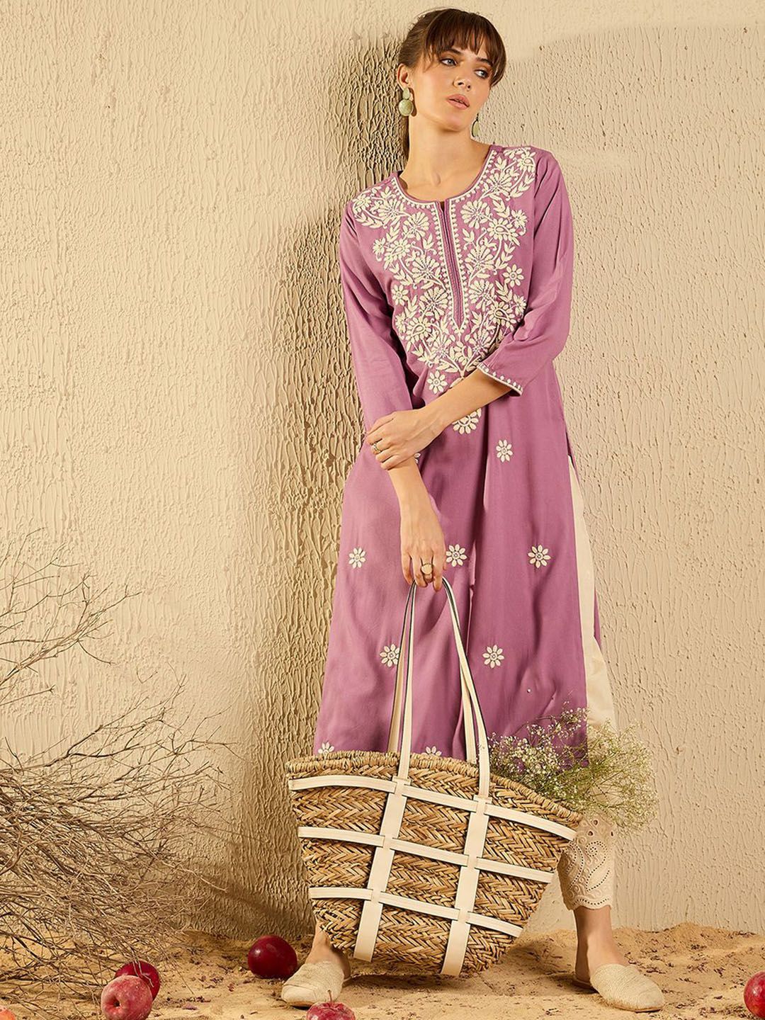 Dhiyona IE Women Paisley Embroidered Thread Work Pastels Kurta
