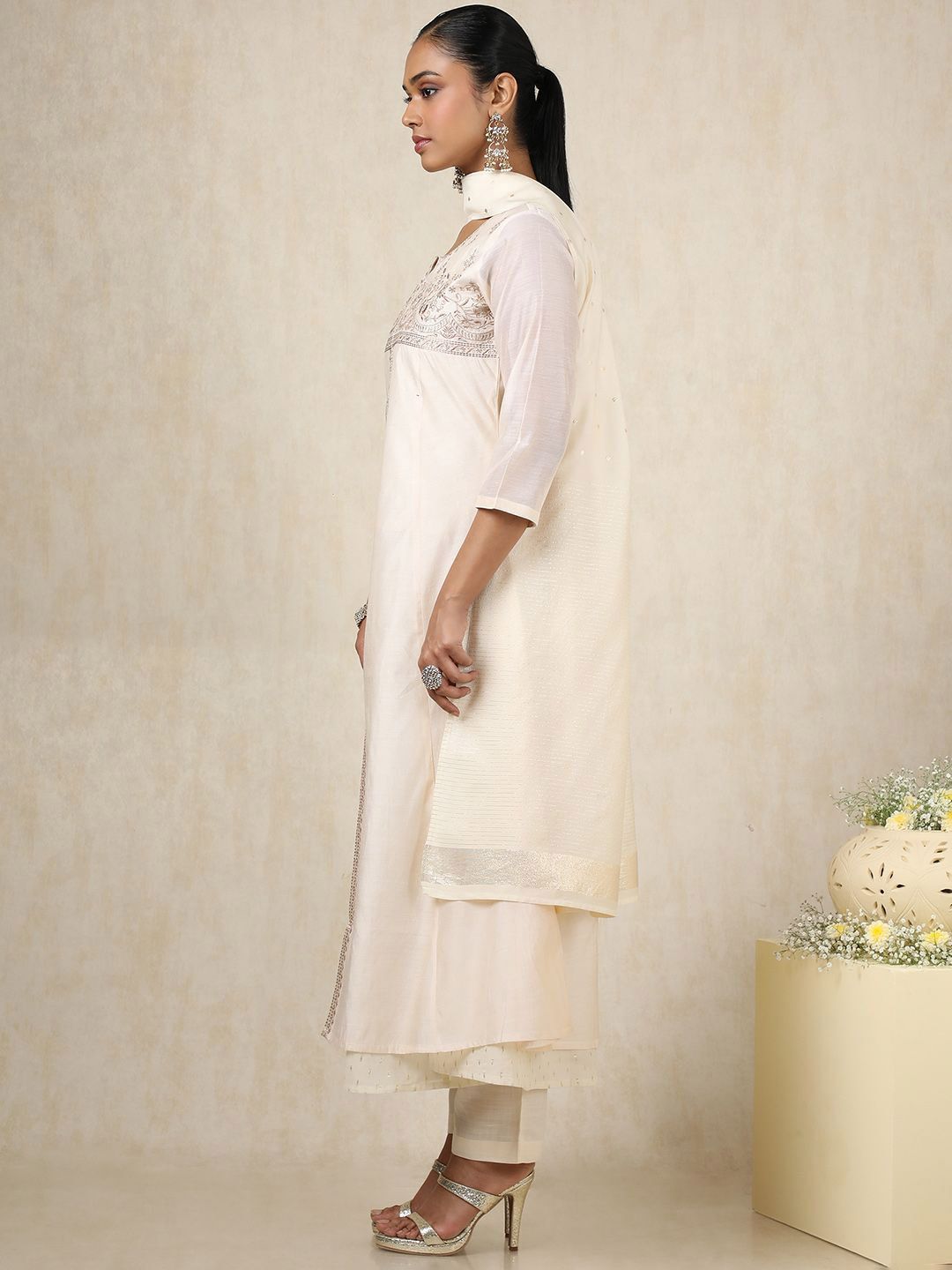 Dhiyona SO Women's Alina Cut Floral Embroidered Notch Neck Chanderi Silk Straight Kurta With Trousers & Dupatta