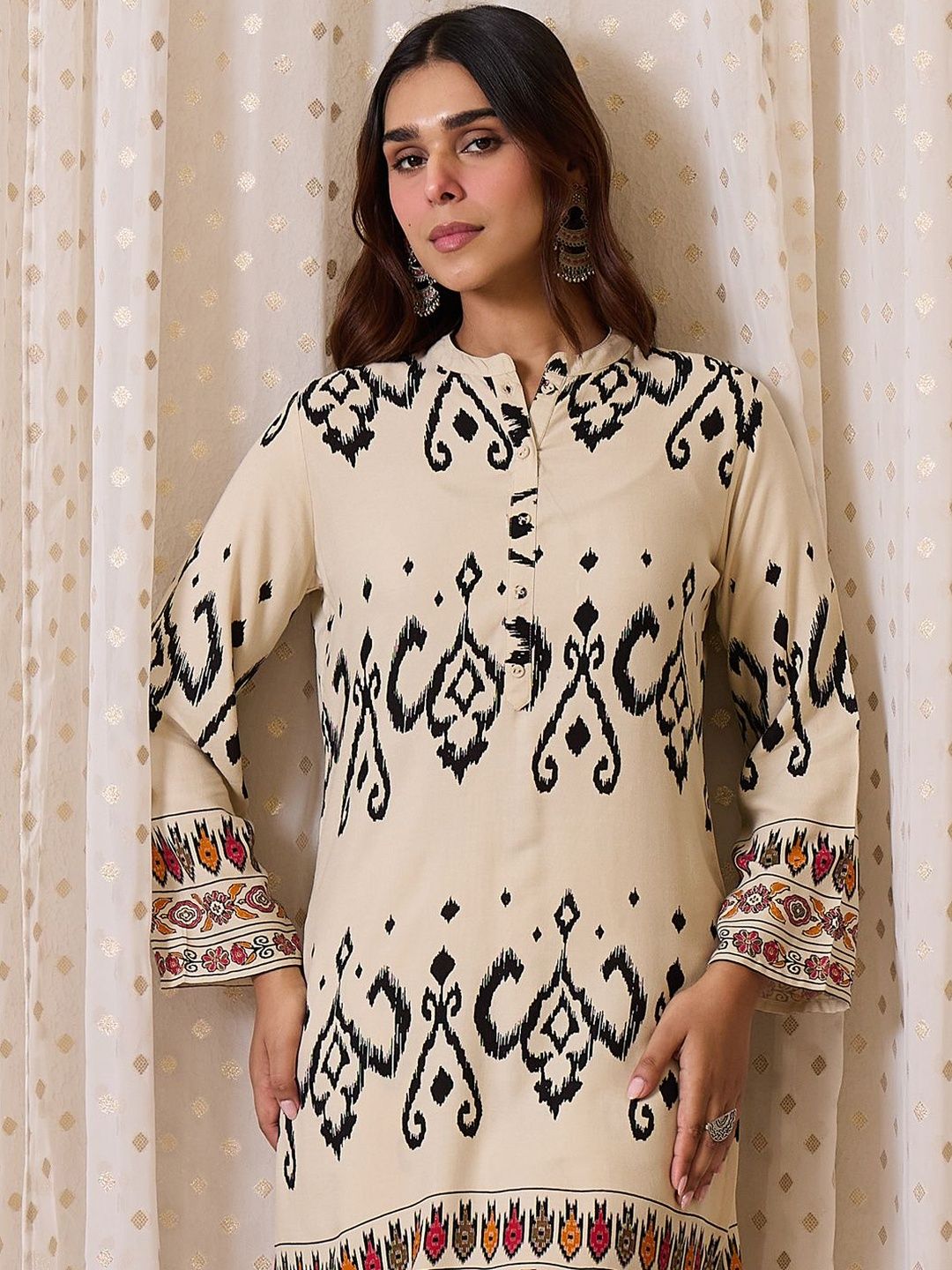 Ethnic Motifs Printed Straight Kurta With Trouser