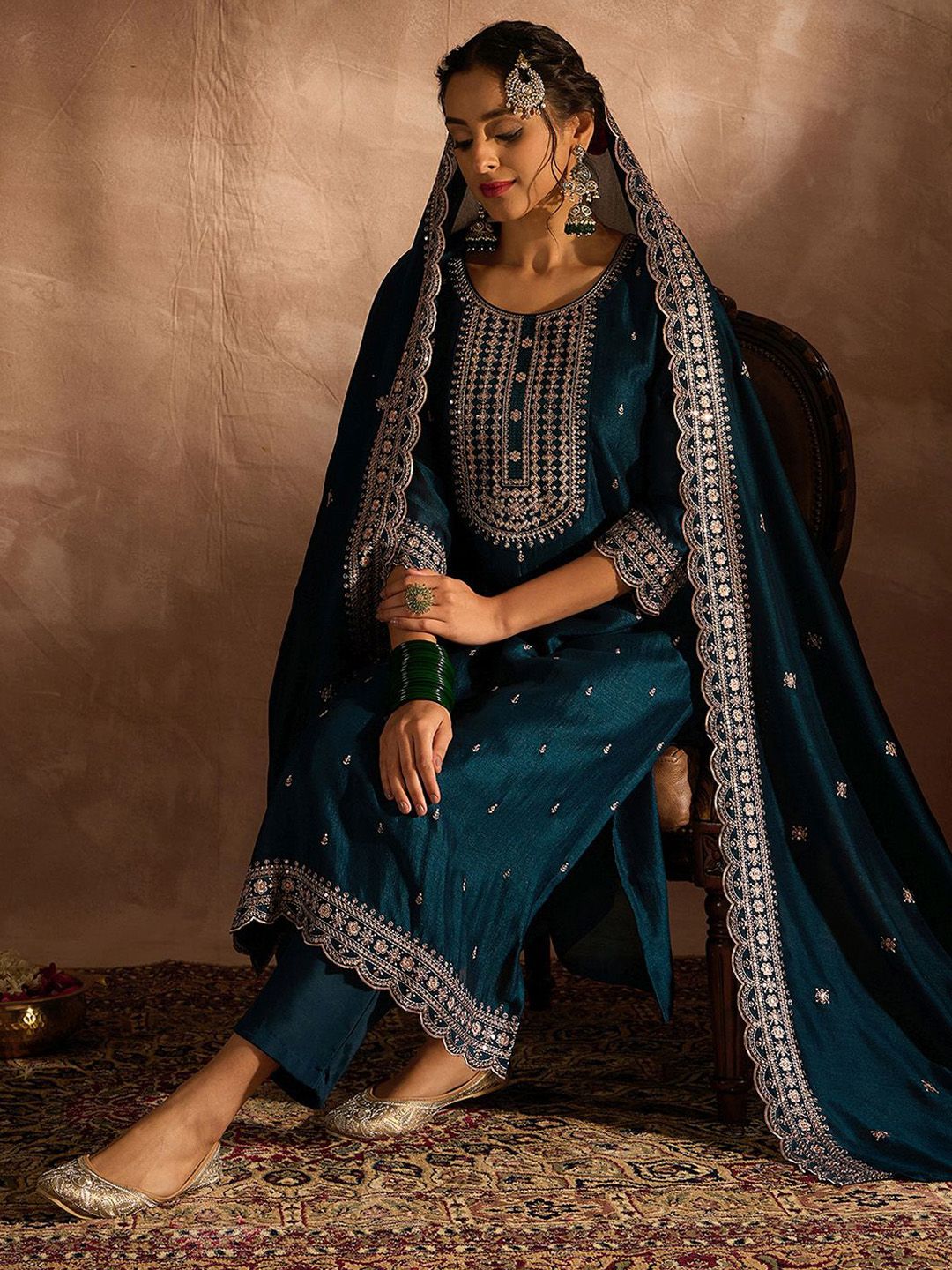 Ethnic Motifs Embroidered Thread Work Straight Kurta With Trousers & Dupatta