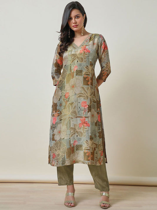 Dhiyona SO Women's Floral Printed V-Neck Three-Quarter Sleeves Regular Straight Kurta With Trouser