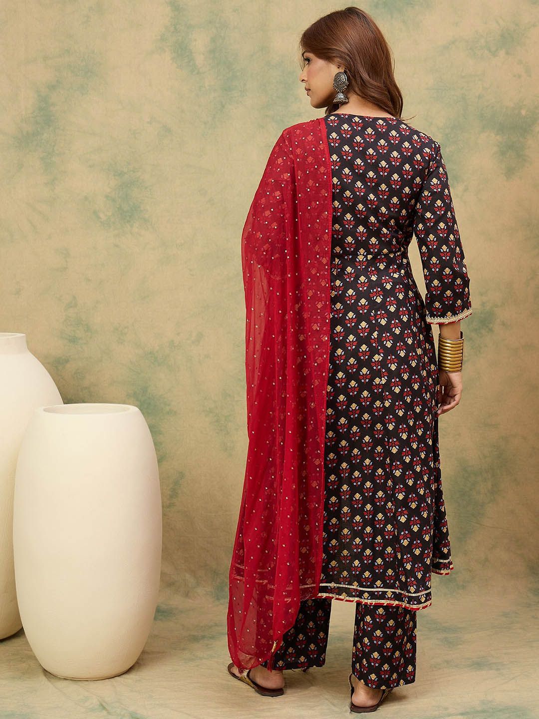 Dhiyona VA Women'sFloral Printed V-Neck Angrakha Kurta With Trousers & Dupatta