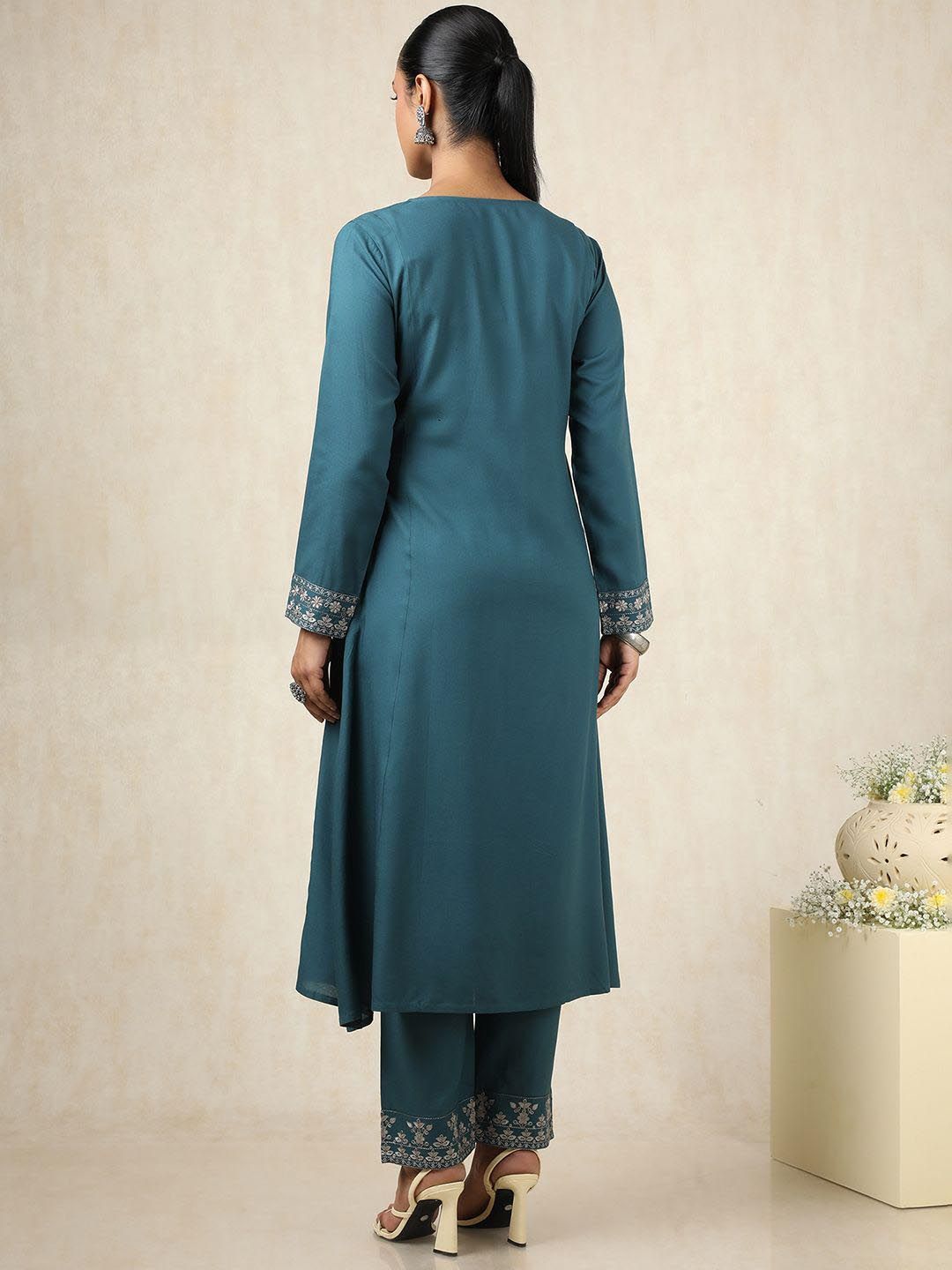 Dhiyona SO Women's Floral Embroidered Thread Work Notch Neck A-Line Kurta With Palazzos