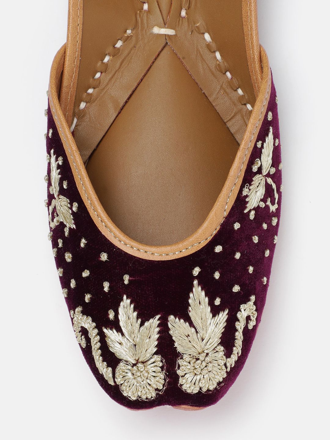 Dhiyona HOP Women Floral Embroidered Mojaris