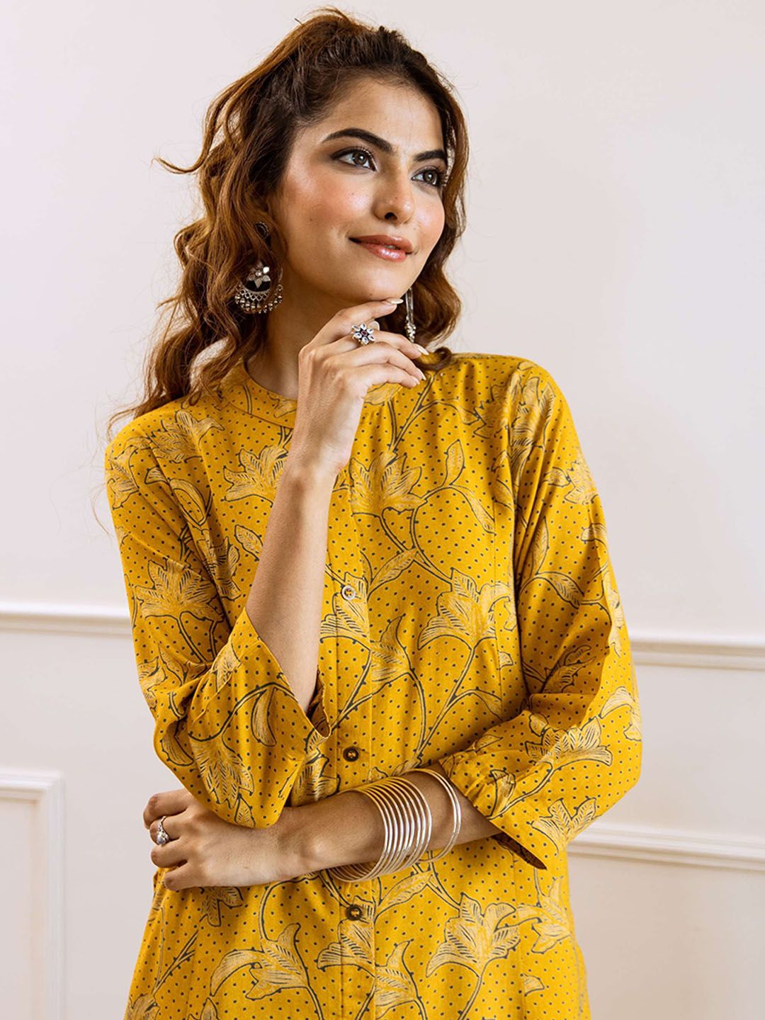 Dhiyona SN Women's Floral Printed Mandarin Collar Pure Cotton Straight Kurta & Trousers