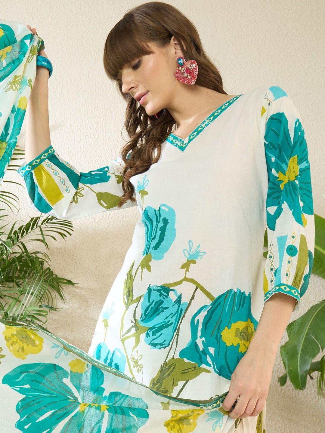 Women Floral Printed Regular Pure Cotton Kurta with Trousers & With Dupatta