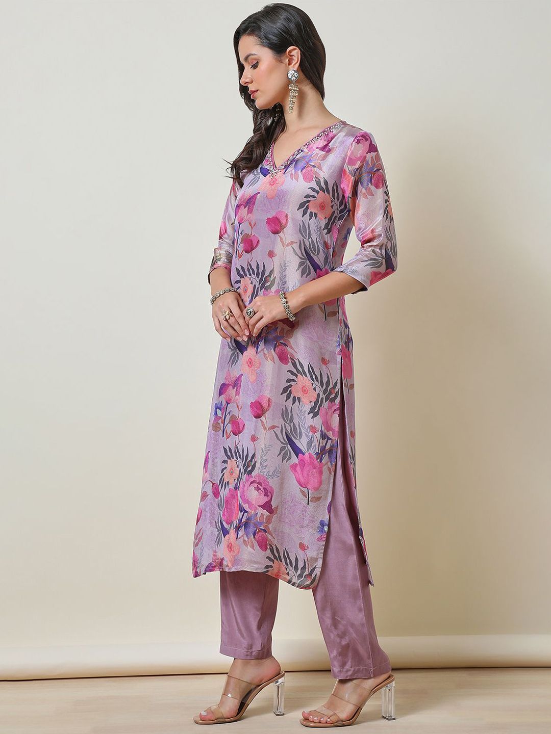 Dhiyona SO Women's Floral Printed Regular Beads and Stones Tissue Straight Kurta With Trouser
