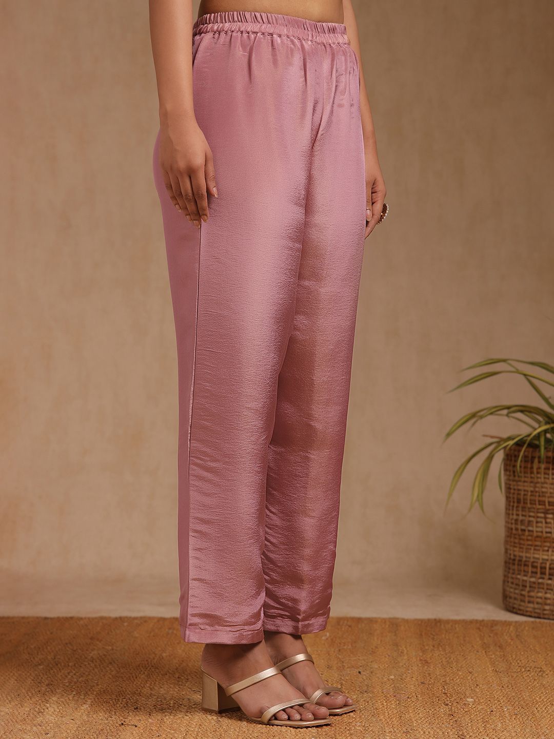 Dhiyona SO Women's Floral Embroidered V-Neck Panelled A-Line Sequinned Kurta With Trousers