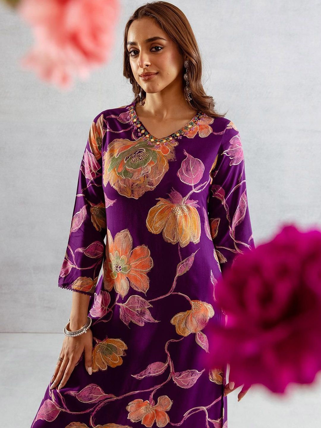 Dhiyona IS Women's Floral Printed V-neck Straight Kurta & Palazzos