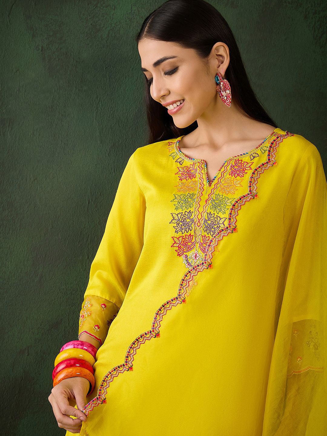 Dhiyona SN Women's Embroidered Three Quarter Sleeves Kurta & Trousers With Dupatta