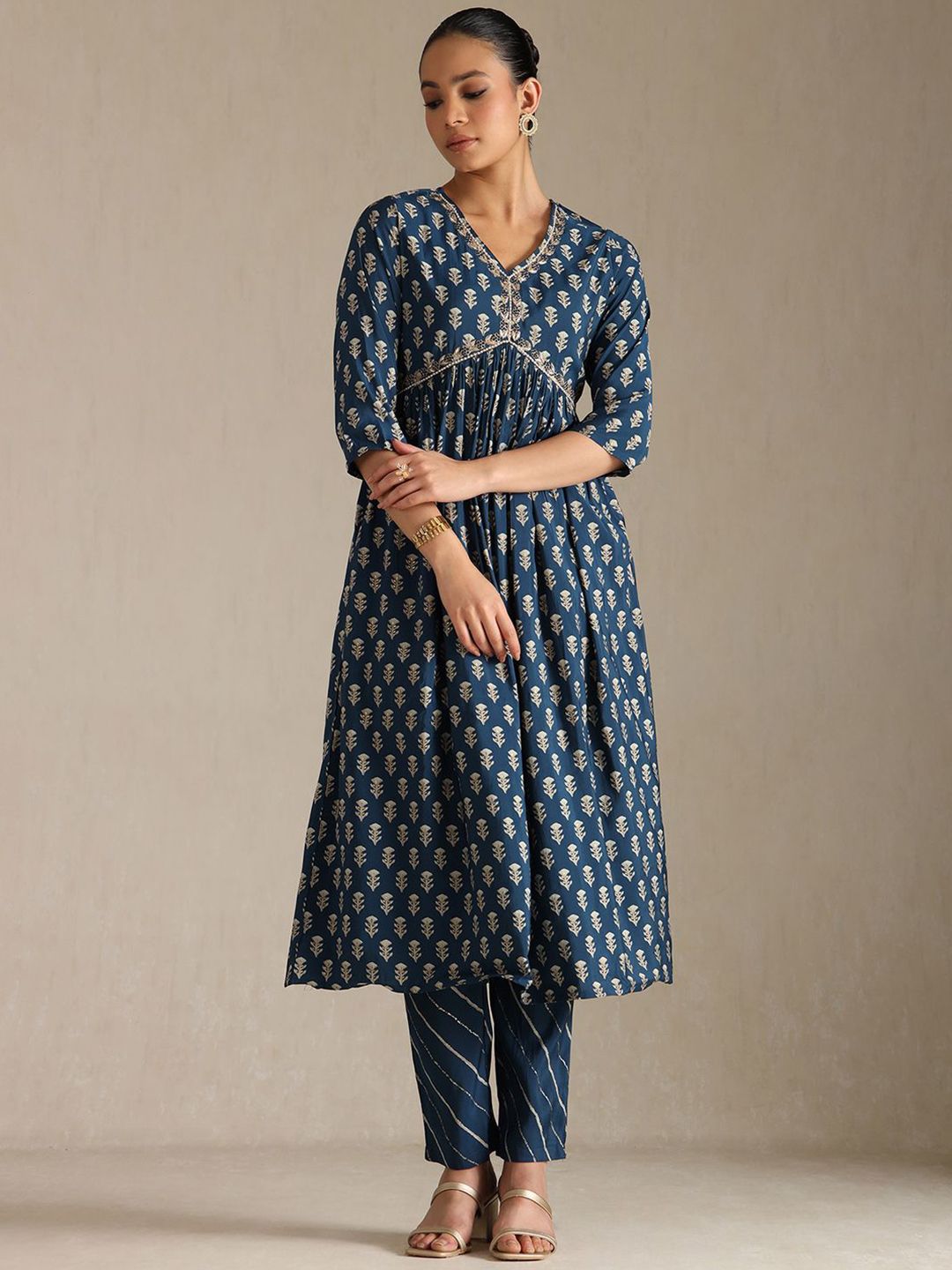 Dhiyona SO Women's Women Leheriya Printed Zardozi Kurta with Trousers & With Dupatta