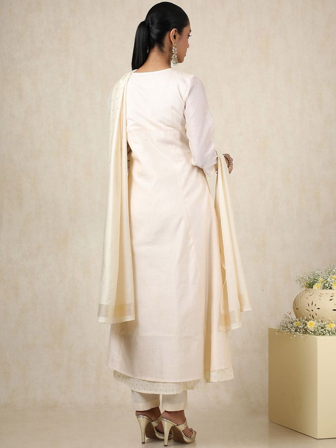 Dhiyona SO Women's Alina Cut Floral Embroidered Notch Neck Chanderi Silk Straight Kurta With Trousers & Dupatta