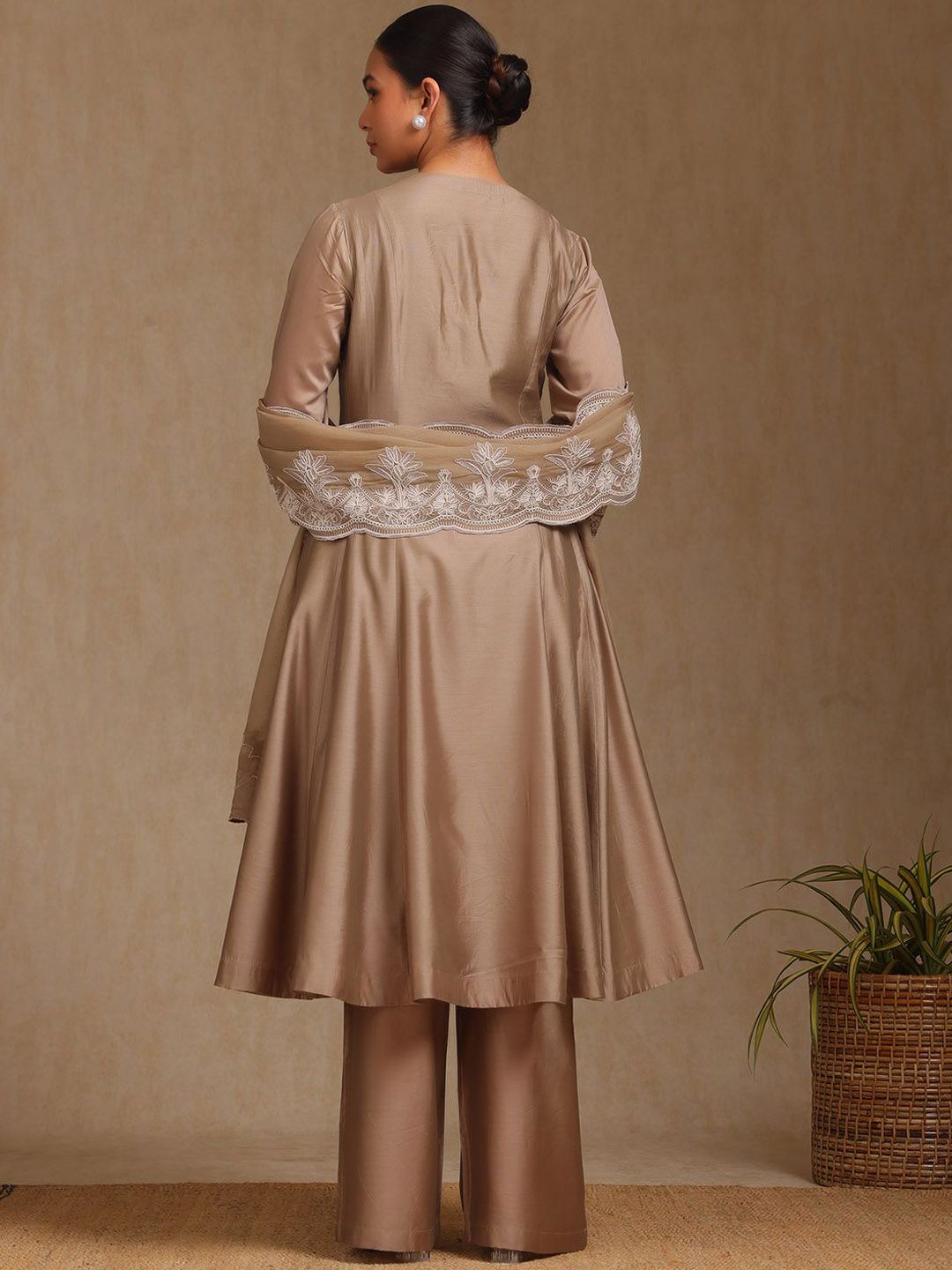 Dhiyona SO Women's Women Regular Thread Work Kurta with Palazzos & With Dupatta