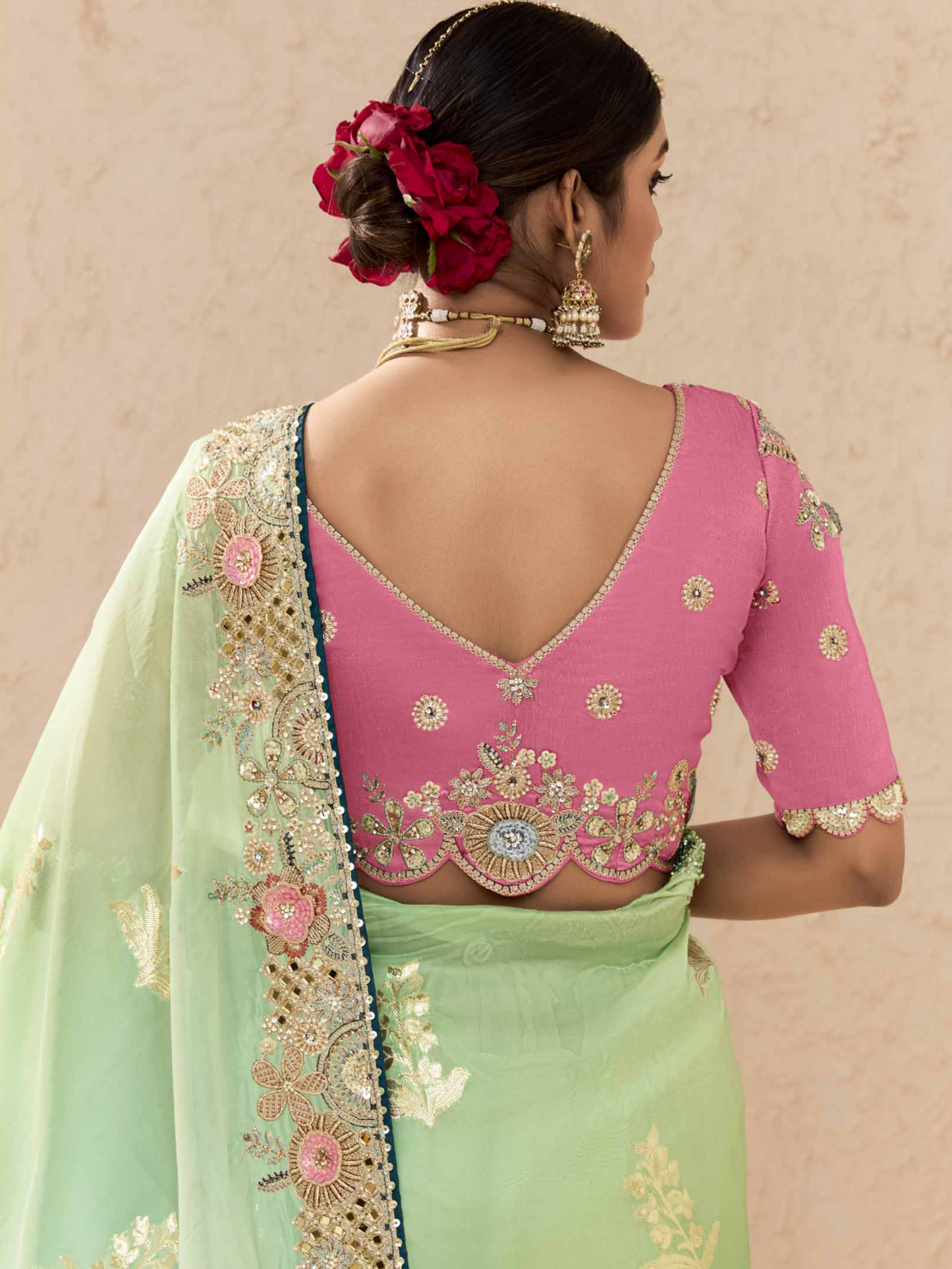 Dhiyona KM Women Shaded Green & Aqua Tussar Silk Saree