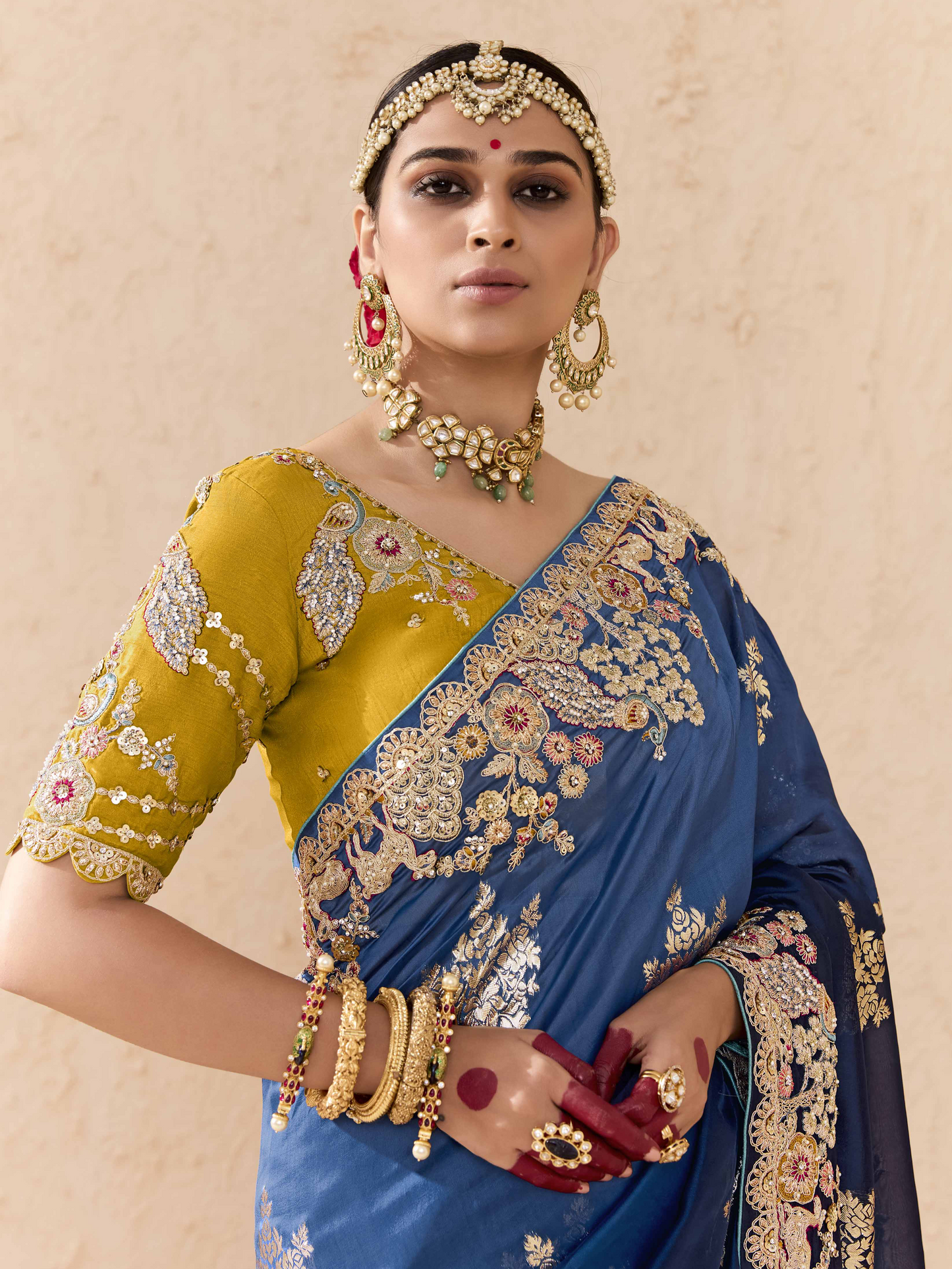 Dhiyona KM Women Royal Blue Tussar Silk Saree