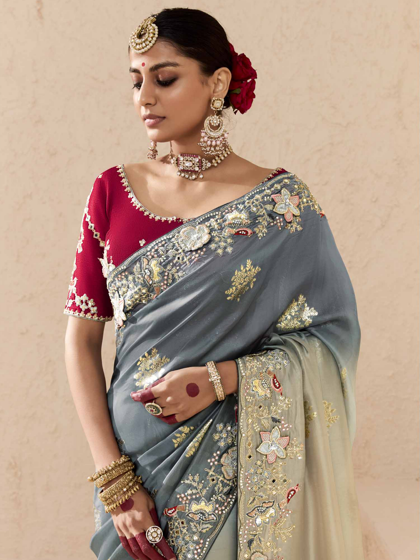 Dhiyona KM Women Shaded Grey Tussar Silk Saree