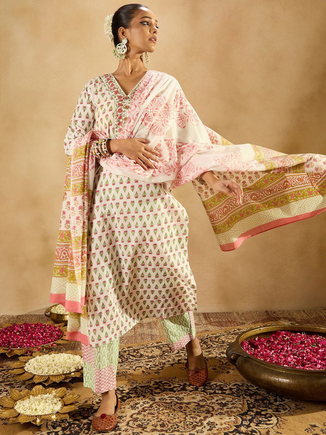 Floral Printed Straight Pure Cotton Kurta with Trousers & Dupatta