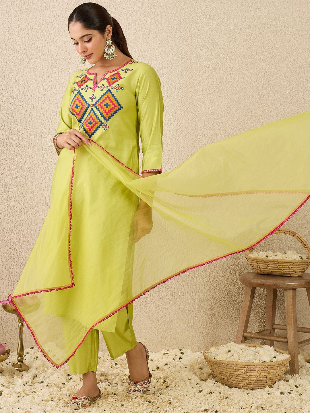 Dhiyona IE Women's Women Ethnic Motifs Printed Kurta with Trousers & Dupatta