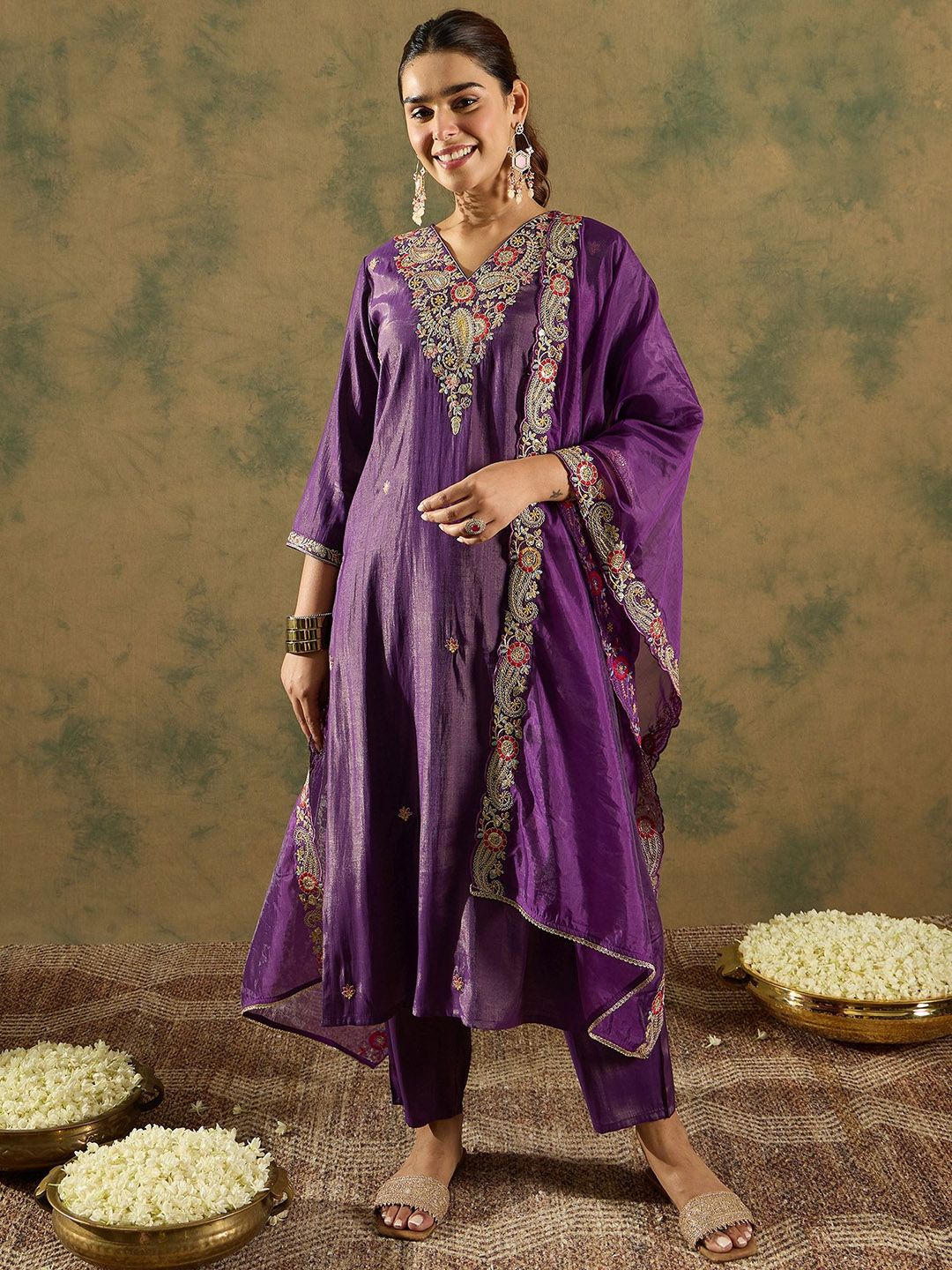 Dhiyona IE Ethnic Motifs Embroidered Kurta With Trousers & Dupatta