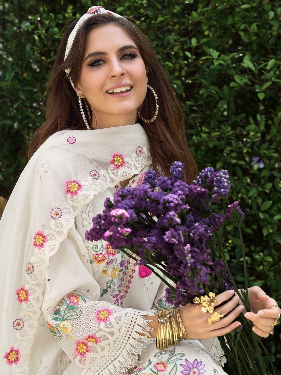 Women Floral Embroidered Thread Work Pure Cotton Kurta with Trousers & Dupatta