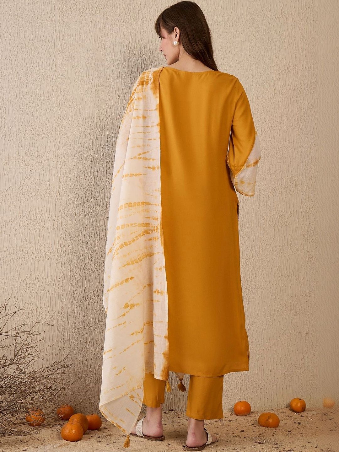 Women Floral Printed Regular Kurta with Trousers & With Dupatta