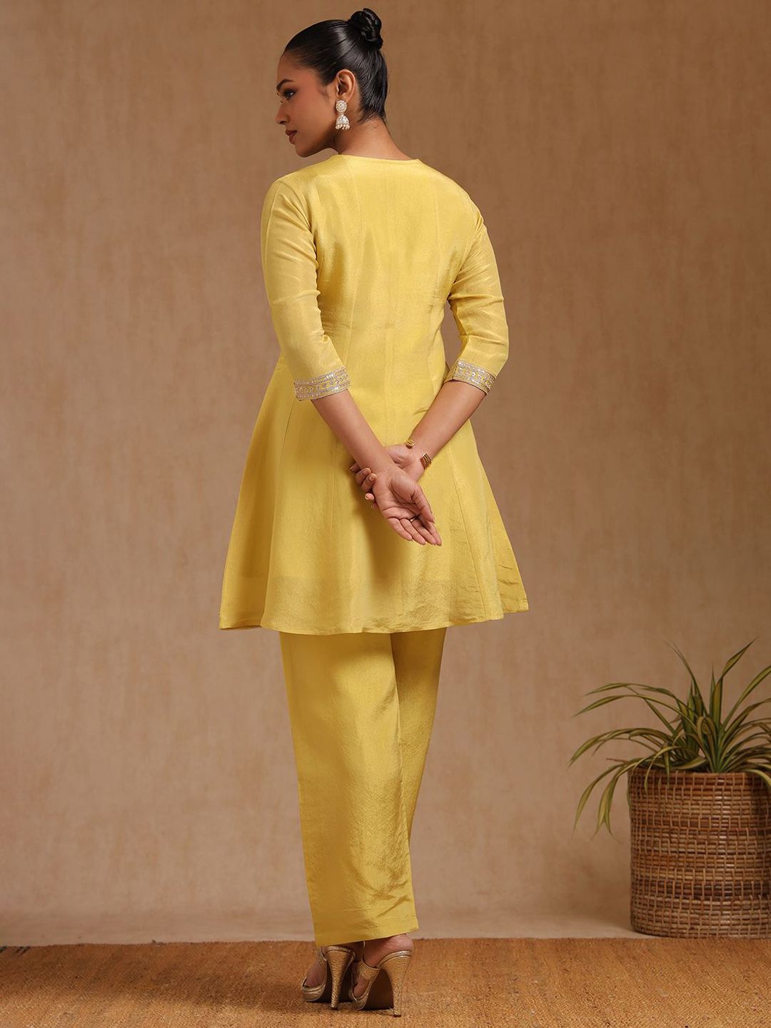 Dhiyona SO Women's Floral Embroidered Sequinned A-Line Kurta with Trouser
