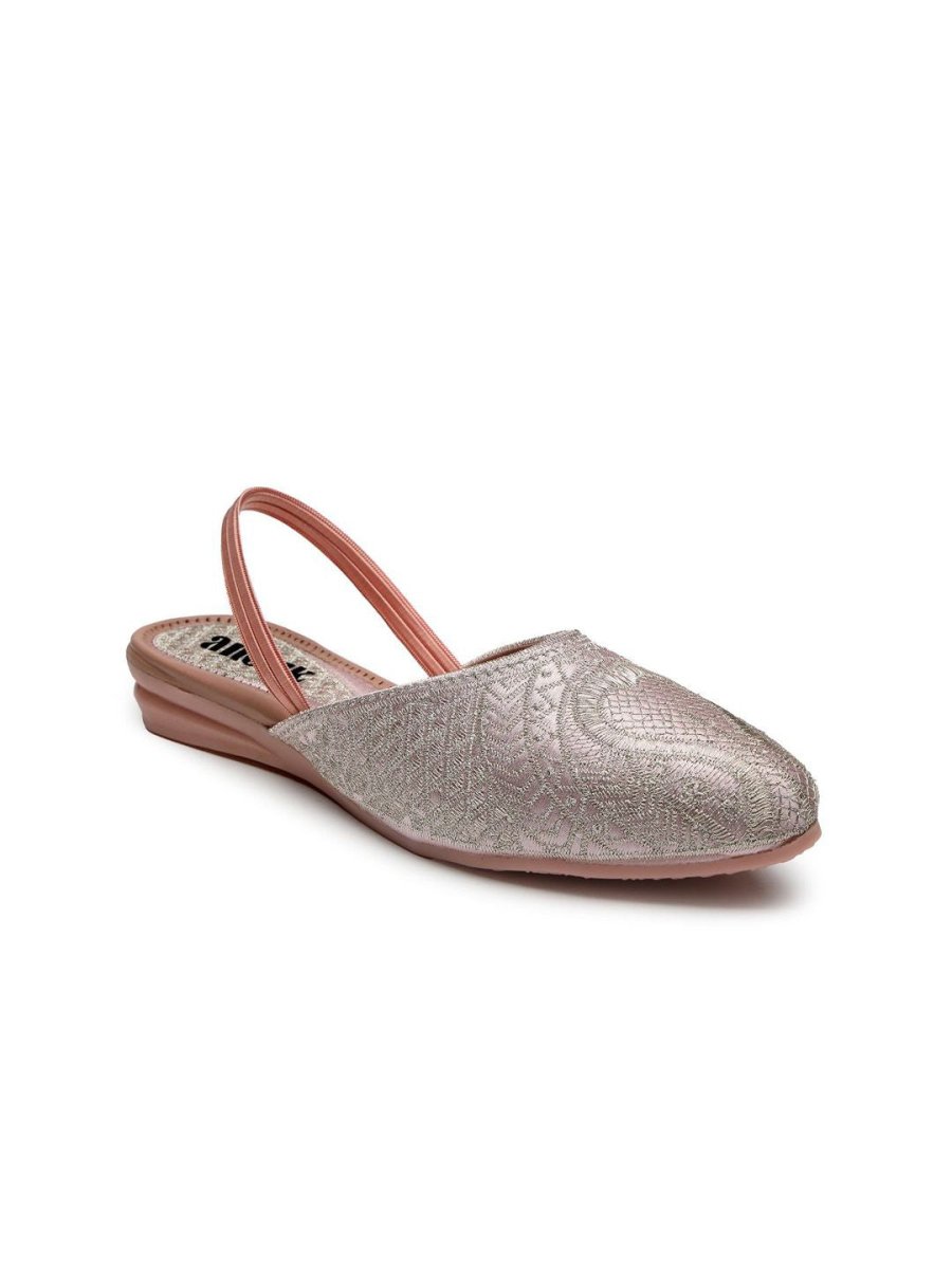 Dhiyona AK Women Embellished Flats