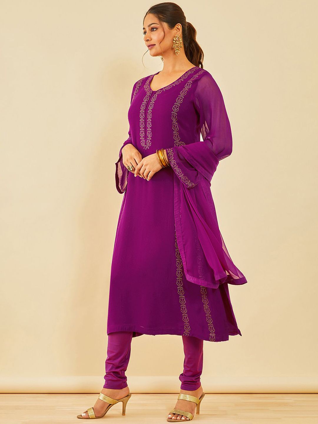 Dhiyona SO Women's Women Regular Beads and Stones Kurta with Churidar & With Dupatta