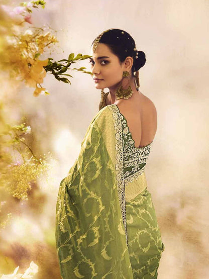 Dhiyona KM Women Green Silk Saree