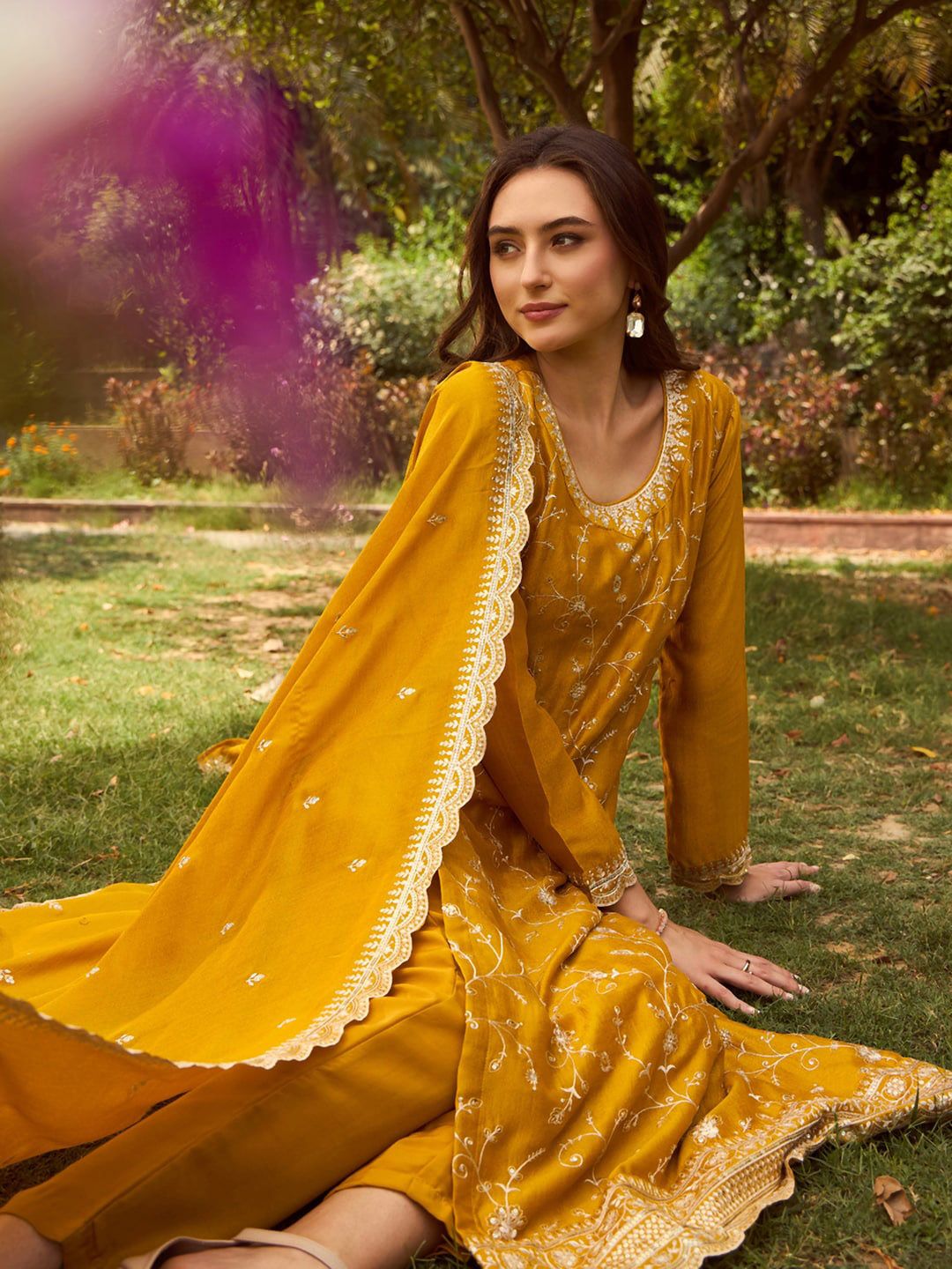 Dhiyona IE Ethnic Motifs Embroidered Round Neck Straight Kurta with Trousers & Dupatta