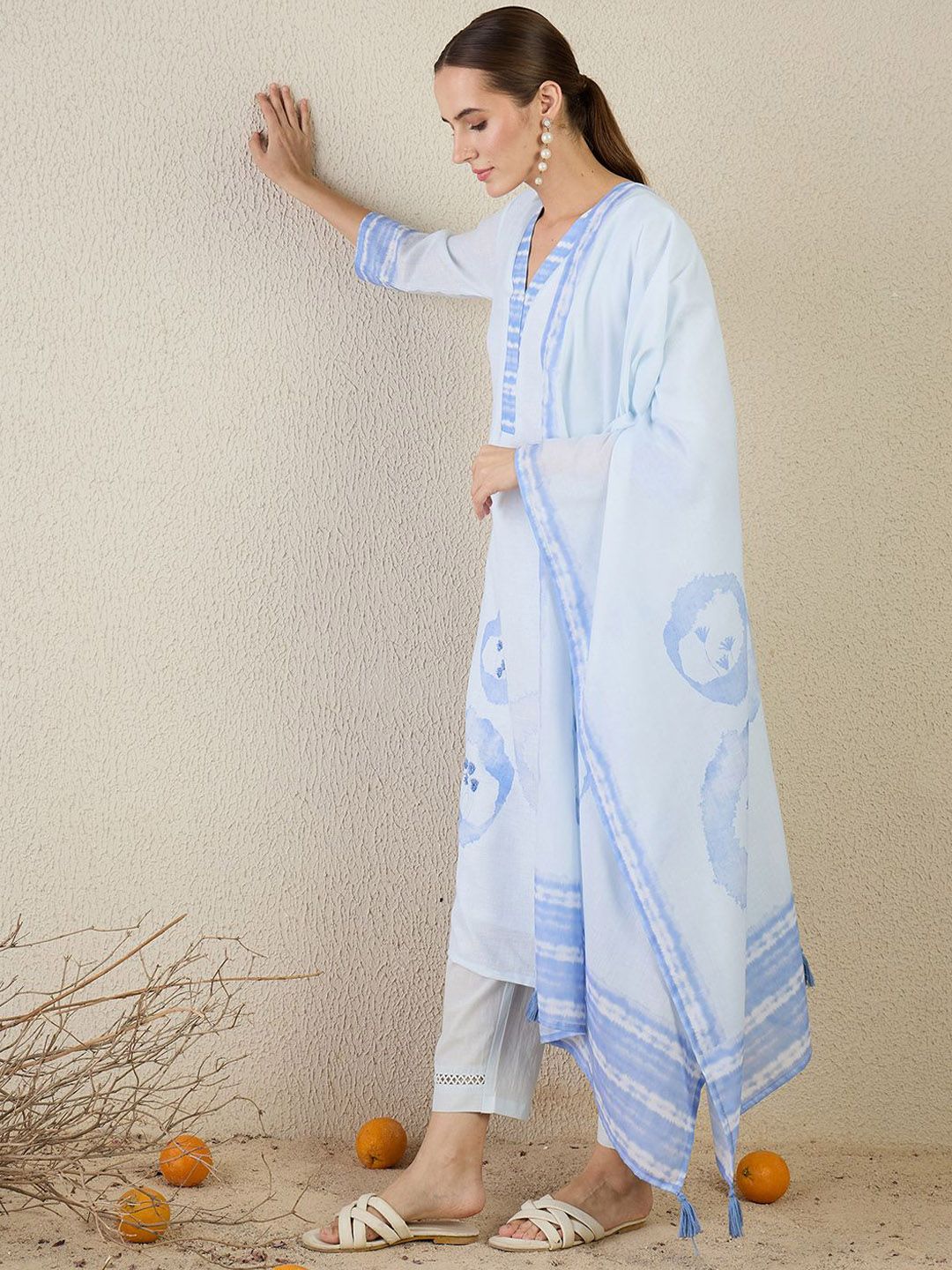 Women Floral Printed V Neck Regular Linen Kurta with Trousers & Dupatta