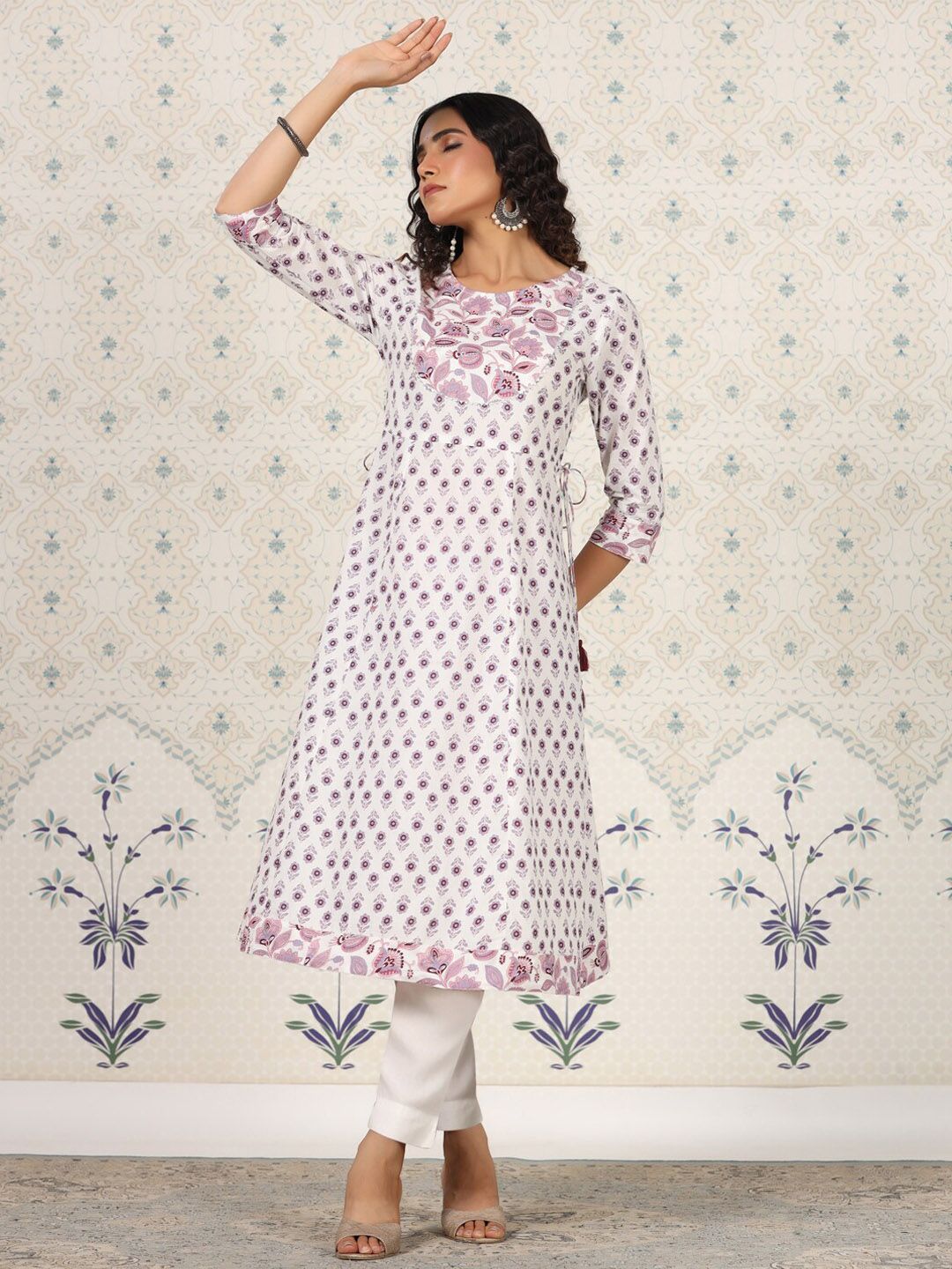 Dhiyona OD  White Floral Printed Pure Cotton A-Line Kurta