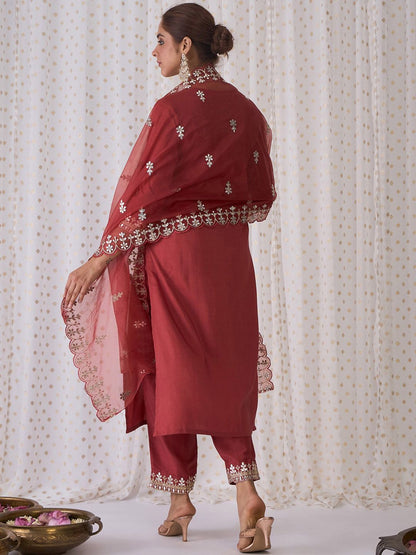 Dhiyona IE Ethnic Motifs Embroidered Notched Neck Straight Kurta with Trousers & Dupatta