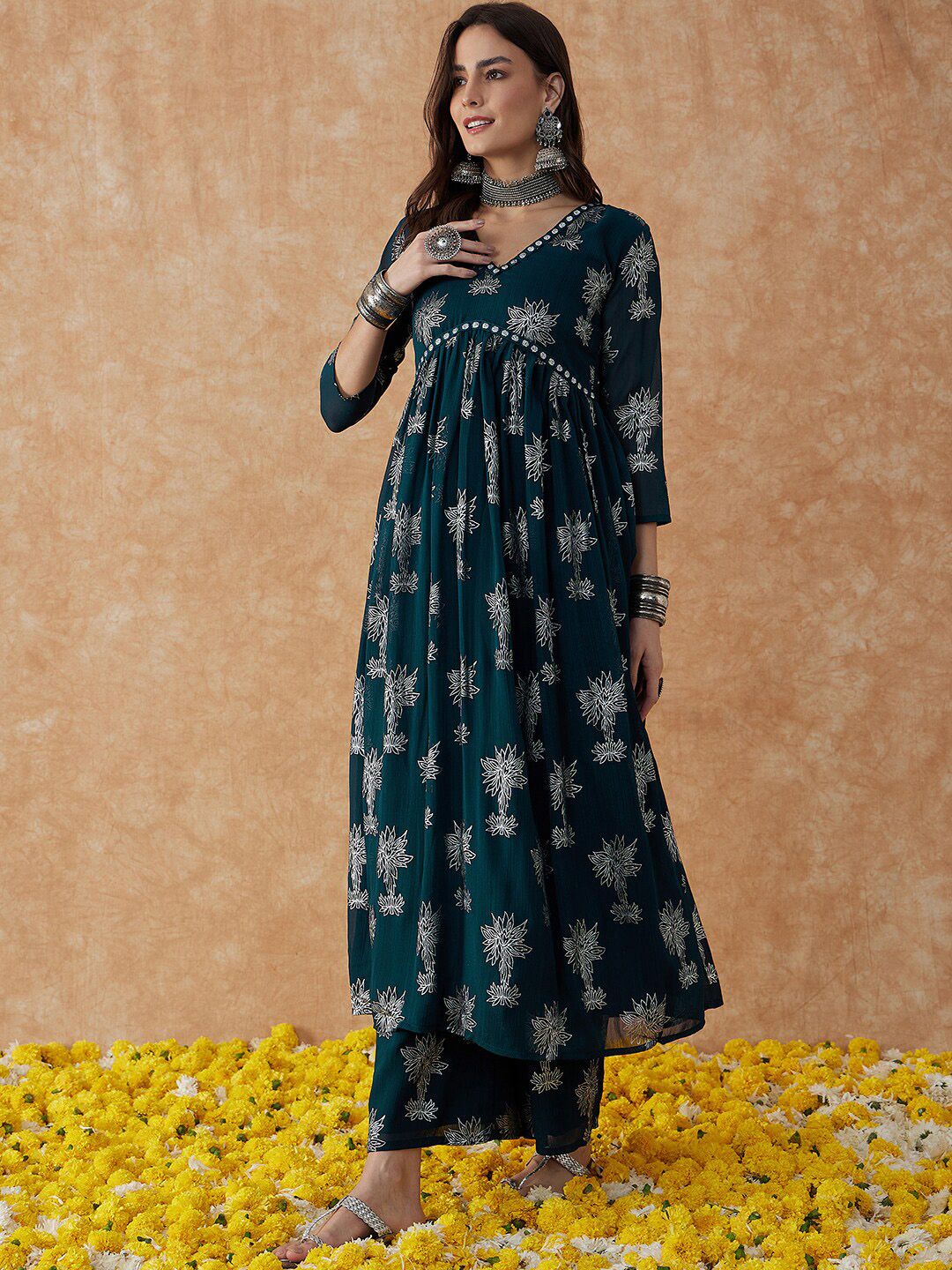 Dhiyona SN Women's Floral Printed V-Neck Anarkali Kurta & Palazzos